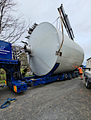 Lifting tanks
